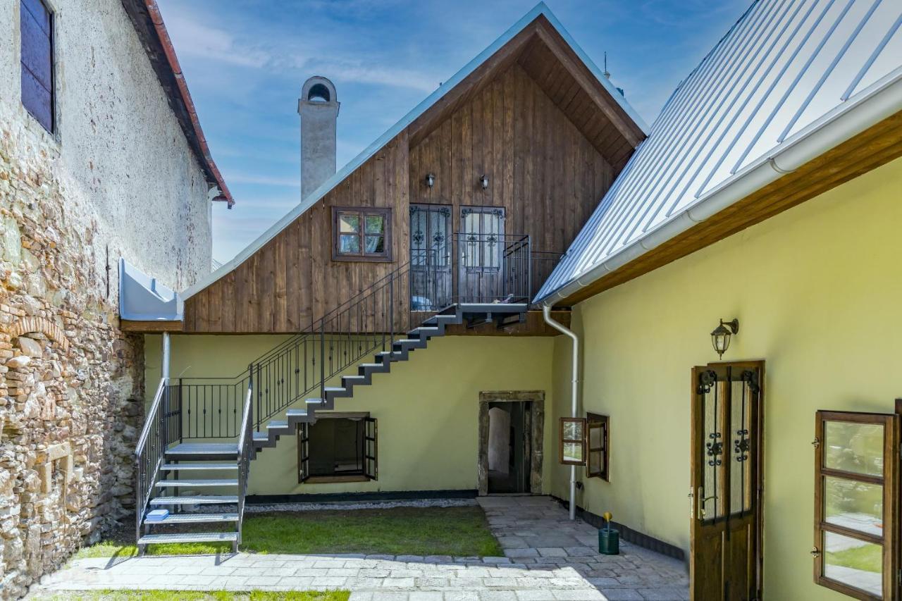 Apartman Charlotte V Dome So Studnou Na Streche Banská Štiavnica 외부 사진